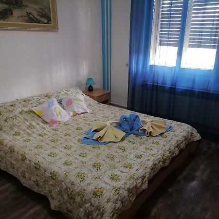 Smestaj U Okviru Domacinstva Sobe Sosa Palić Quarto foto